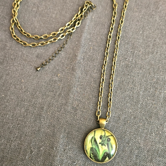 Praying mantis 1970s Richard Scarry book page necklace brass cabochon ooak - Picture 7 of 8